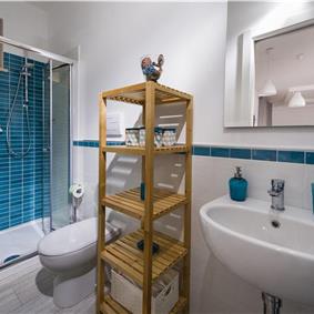 3 bedroom villa with jacuzzi, Castellammare del Golfo, sleeps 4-6